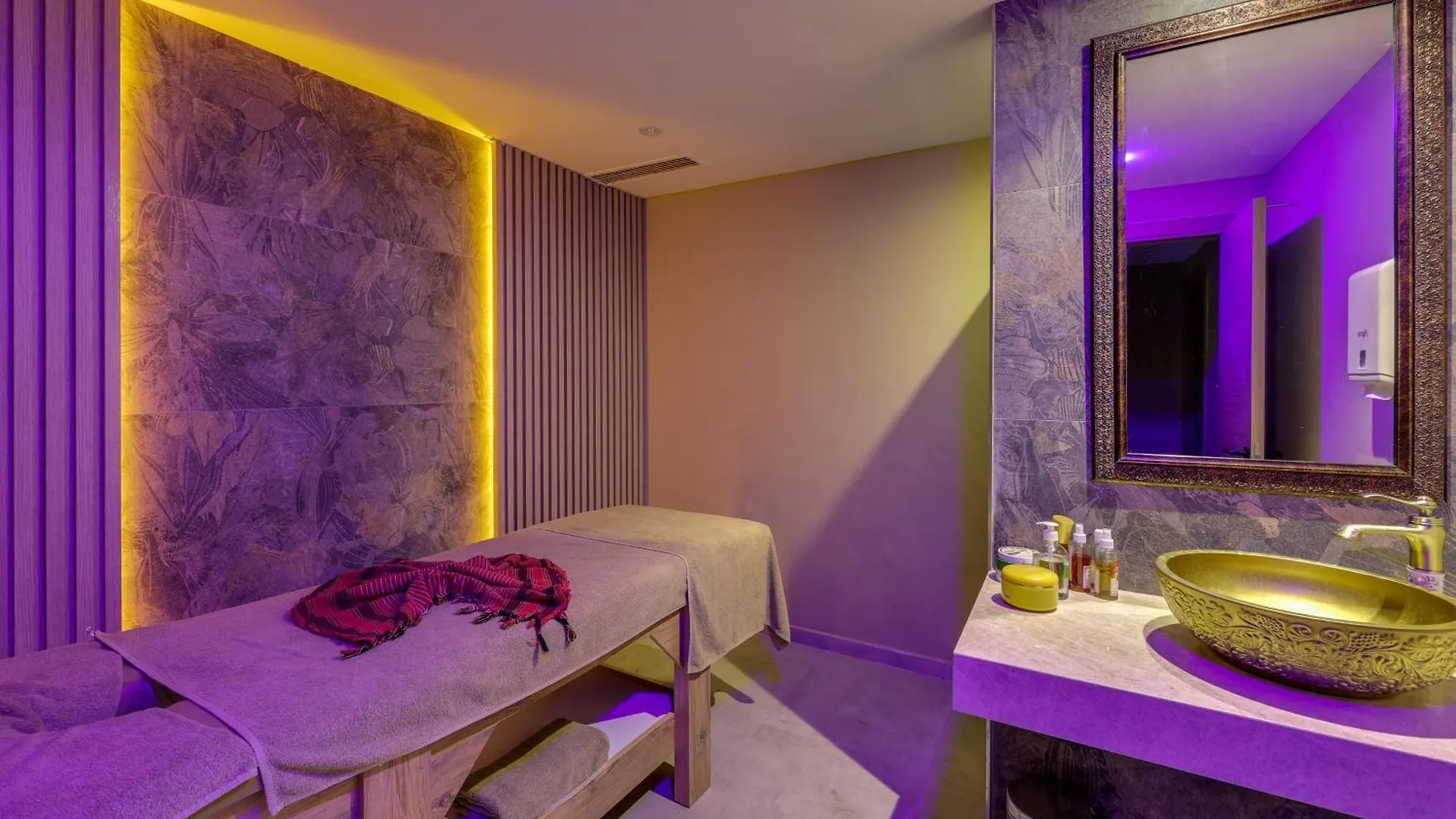 Faros Premium Beach مرمريس 5*,